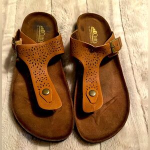 White Mountain sandals - new without tags